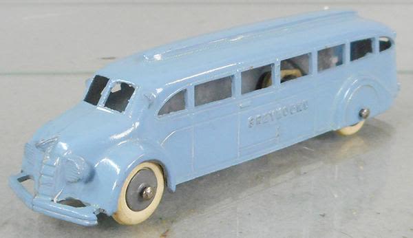 Lot 15: TOOTSIETOY 1045 GREYHOUND BUS