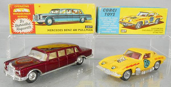 Lot 122: 2 CORGI AUTOS