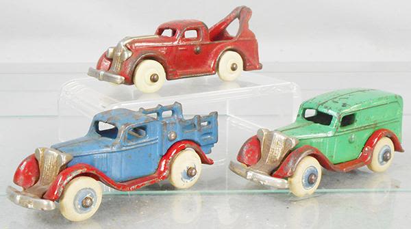 Lot 423: 3 ARCADE AUTOS