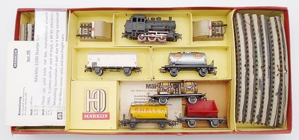 Lot 186: MARKLIN TRAIN SET