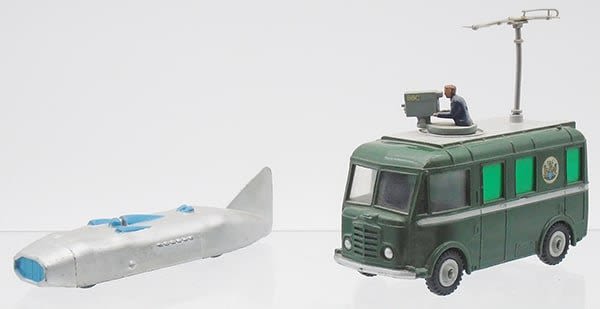 Lot 192: 2 DINKY VEHICLES