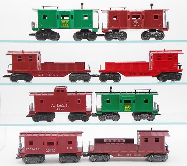 Lot 293: 8 MARX CABOOSES