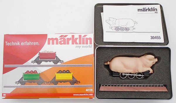 Lot 341: MARKLIN TRAIN SET