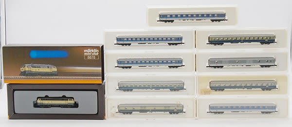 Lot 386: MARKLIN MINI CLUB TRAIN SET