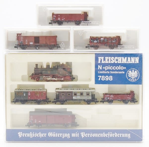 Lot 401: FLEISCHMANN TRAIN SET