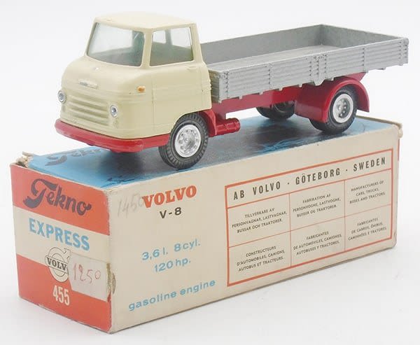 Lot 172: TEKNO 455 VOLVO FLAT TRUCK