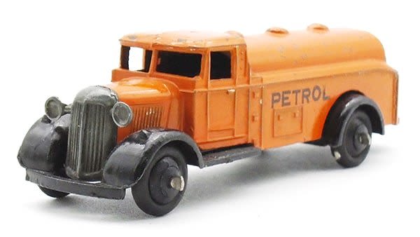 Lot 221: DINKY 25D PETROL TRUCK