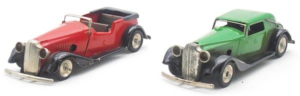 Lot 323: 2 MINIC VEHICLES