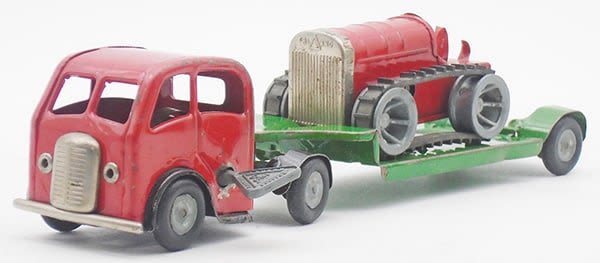 Lot 334: 2 MINIC VEHICLES