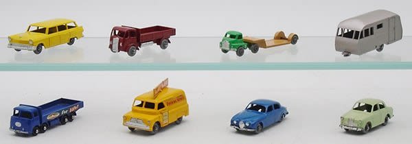 Lot 173: 8 MATCHBOX VEHICLES