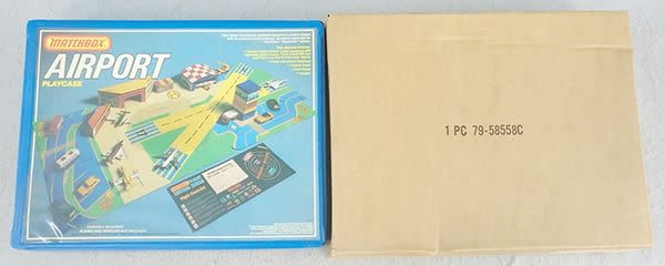 Lot 209: 2 MATCHBOX AIRPORT VINYL CARRY CASE PLAY SETS