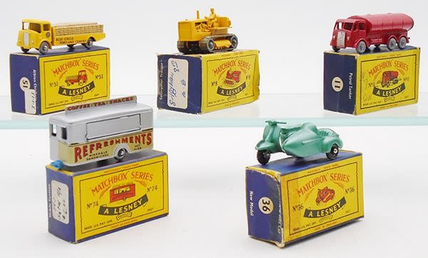 Lot 225: 5 MATCHBOX VEHICLES