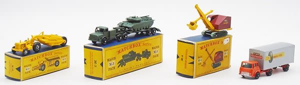 Lot 272: 4 MATCHBOX MAJOR PACKS