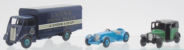 Lot 285: 3 DINKY VEHICLES