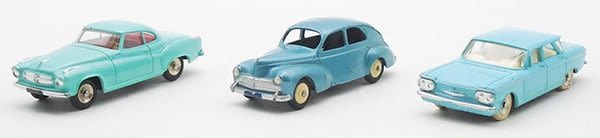 Lot 290: 3 FR DINKY VEHICLES