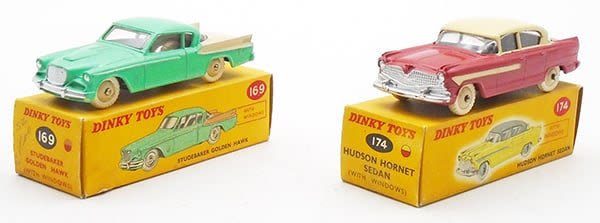 Lot 313: 2 DINKY VEHICLES