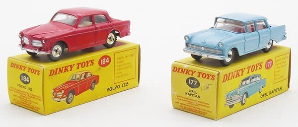 Lot 324: 2 DINKY VEHICLES