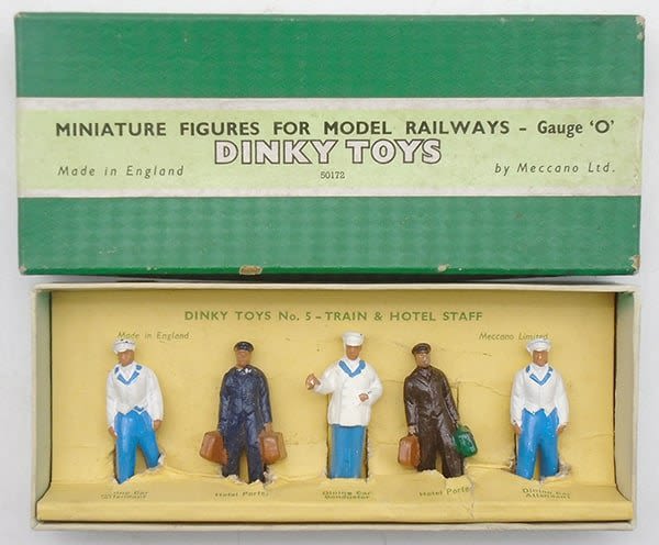 Lot 334: DINKY #5 TRAIN & HOTEL STAFF SET