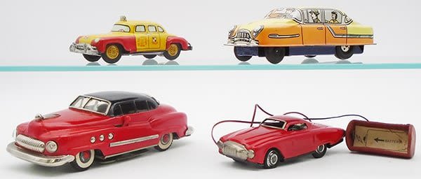Lot 440: 4 TIN AUTOS