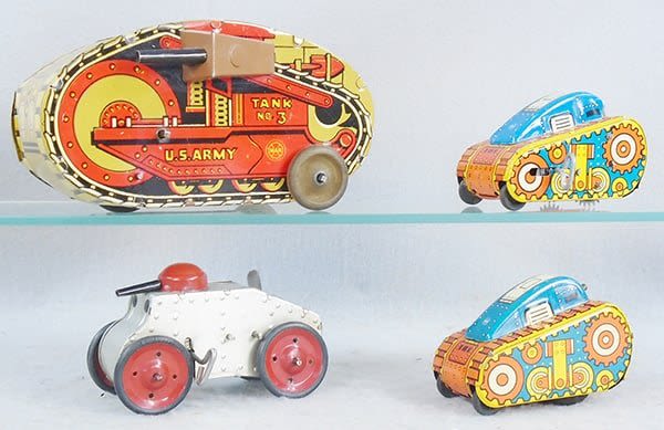 Lot 444: 4 MARX TANKS