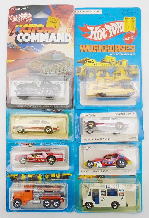 Lot 474: 8 HOT WHEELS BLISTER PACKS