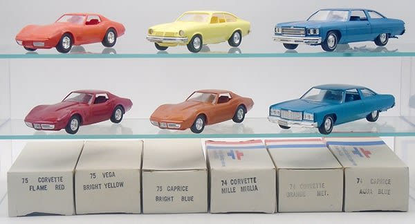 Lot 476: 6 MPC PROMO AUTOS