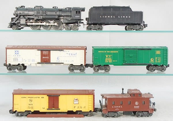 Lot 151: LIONEL FREIGHT TRAIN SET