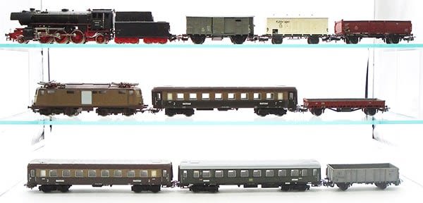 Lot 189: 2 MARKLIN TRAIN SETS