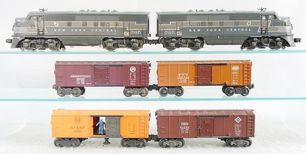 Lot 190: LIONEL TRAIN SET