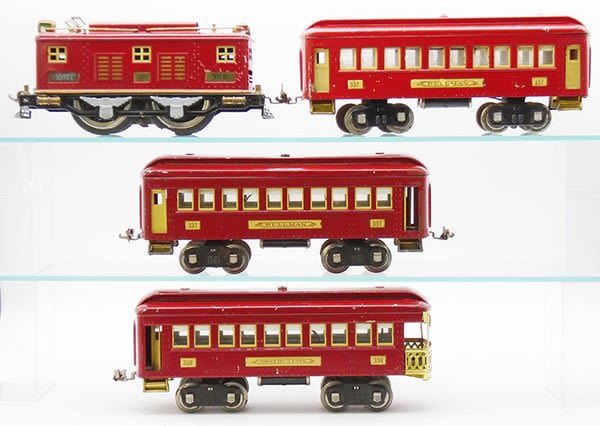 Lot 200: LIONEL TRAIN SET
