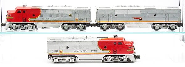 Lot 202: LIONEL 2343 SANTA FE ABA DIESELS