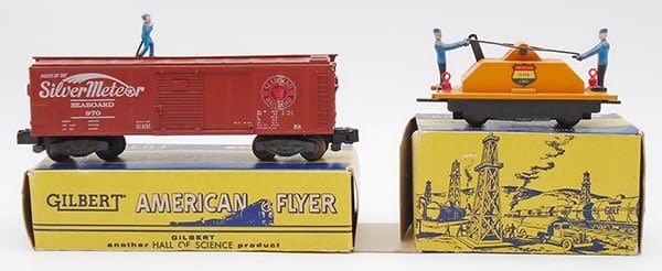 Lot 317: 2 AMERICAN FLYER CARS