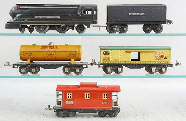 Lot 345: LIONEL TRAIN SET