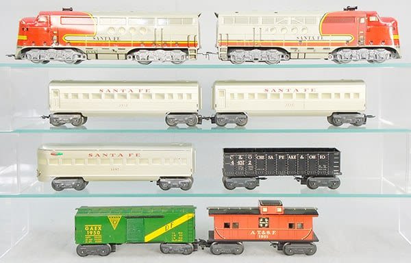 Lot 374: MARX 5944 HAPPITIME ATSF TRAIN SET