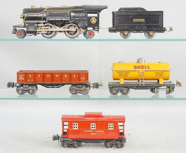 Lot 449: LIONEL TRAIN SET