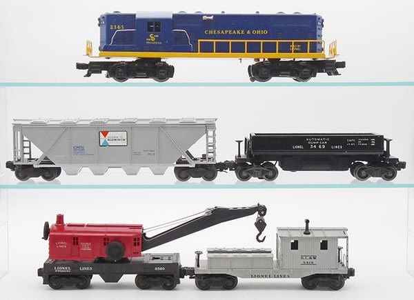 Lot 491: LIONEL FREIGHT TRAIN SET