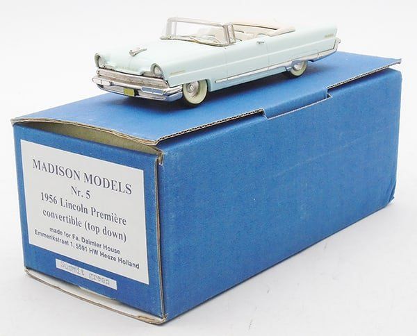 Lot 424: MADISON MODELS #5 1956 LINCOLN PREMIERE