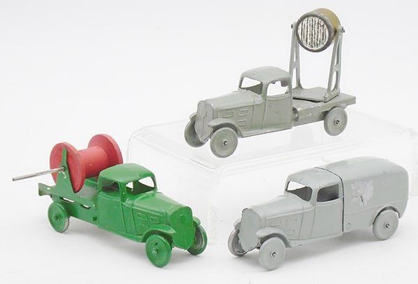 Lot 208: 3 A.R. PEUGEOT 301 TRUCKS