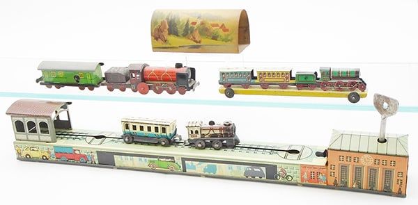 Lot 273: MINIATURE GERMAN TRAINS
