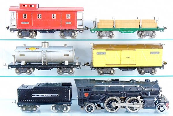 Lot 466: LIONEL TRAIN SET
