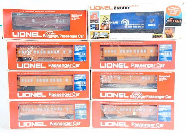Lot 471: LIONEL CONRAIL TRAIN SET