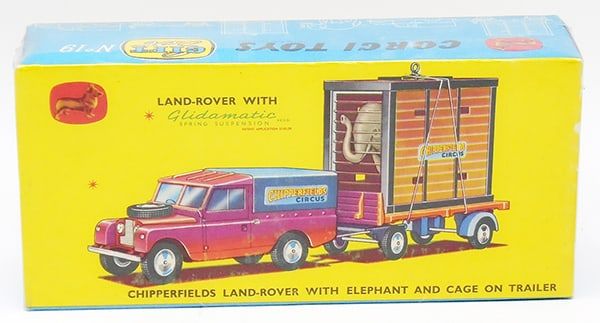 Lot 162: CORGI 19 CHIPPERFIELD LAND ROVER & ELEPHANT CAGE