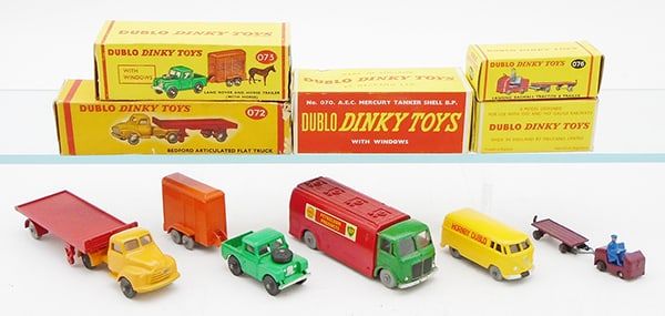 Lot 331: 5 DINKY DUBLO VEHICLES