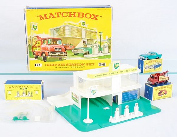 Lot 342: MATCHBOX G9 SERVICE STATION SET