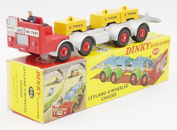 Lot 360: DINKY 936 LEYLAND 8-WHEELED CHASSIS