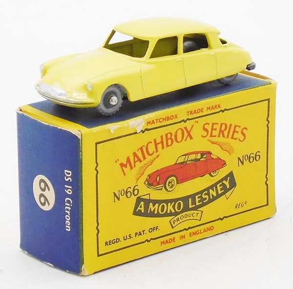 Lot 438: MATCHBOX 66A1 CITROEN DS19