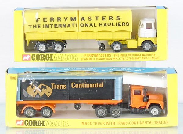 Lot 453: 2 CORGI MAJOR VEHICLES