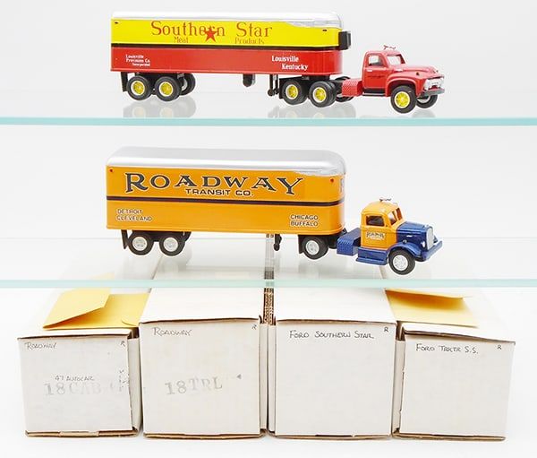 Lot 262: 2 DEHANES MODELS TRACTOR TRAILERS