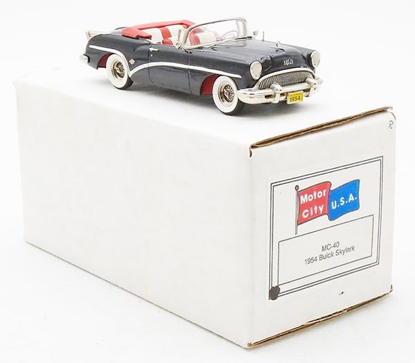 Lot 421: MOTOR CITY MC-40 1954 BUICK SKYLARK