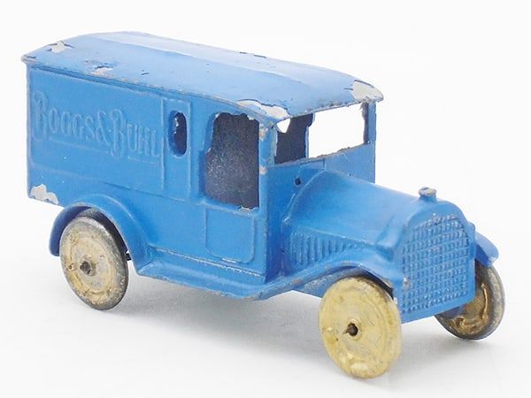 Lot 197: TOOTSIETOY 4630 BOGGS & BUHL STORE VAN